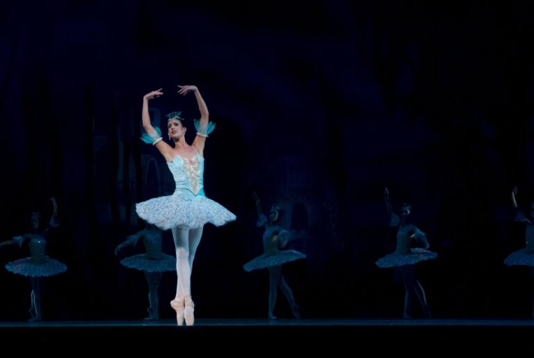 ballerina performs like a bouncy voice Photo by Pixabay